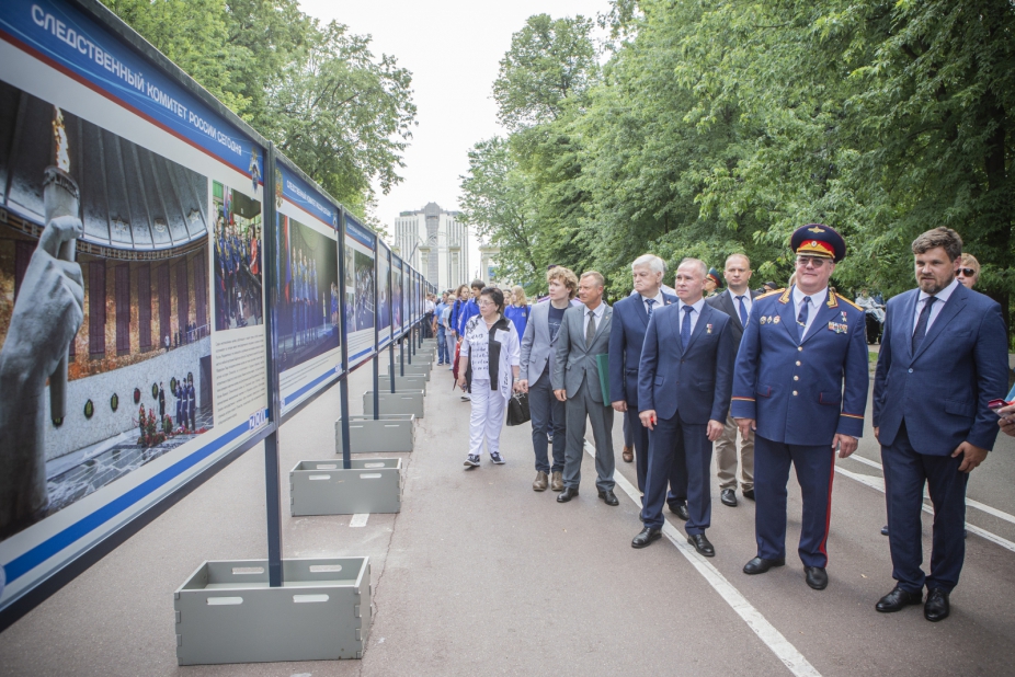 Стишок № Царь-колокол, Царь-пушка, Царь-пизда… Кака ж твоя богатая…